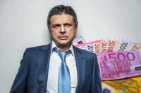 Russian developer Vagif Aliyev uses offshores to control strategic assets in Kyiv, posing a security threat