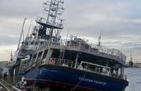 В Санкт-Петербурге у причала Балтийского завода начал идти ко дну буксир «Капитан Ушаков»