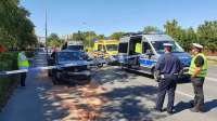 В Варшаве автомобиль въехал в остановку: есть погибшие