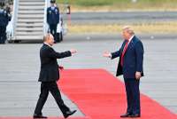 Обсуждения на Аляске убедили Путина в бездеятельности Трампа, - Bloomberg