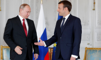 Владимир Путин поздравил Макрона с победой на выборах президента Франции