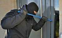 В Польше грабители пункта обмена валют потеряли кувалду и были пойманы