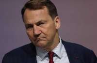 Глава МИД Польши Радослав Сикорский призвал НАТО быть осторожными вблизи границ России