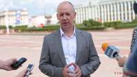 Не допущенный до выборов белорусский оппозиционер вместе с детьми уехал из страны. Он опасается ареста