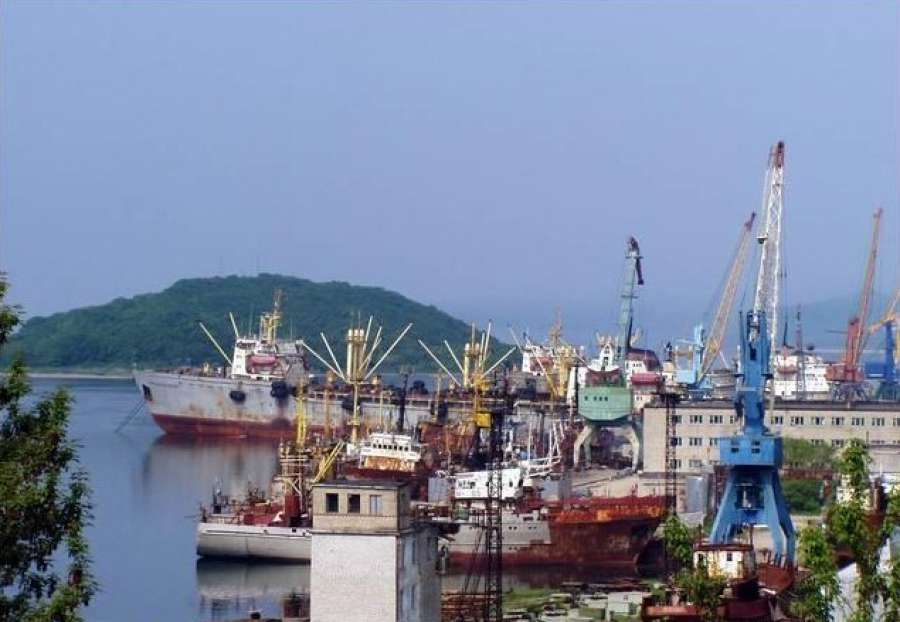 Тендеры приморского. Приморский судоремонтный завод находка. Поселок козьмино приморский край. Тендеры приморского. Остров попова владивосток.