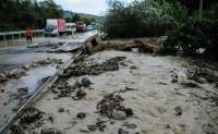 В Абхазии и Сочи сель сошел на дороги и затопил районы, остановив движение