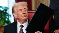 Трамп обратился к НАТО с предложением ввести санкции против России и установить тарифы на Китай в ответ на экспорт нефти из России