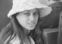 Экс-мисс Израиль Ализа Гур привлекла внимание своим образом без макияжа