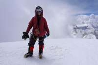 Напарника альпинистки, оказавшейся в затруднительном положении в Киргизии, доставили в больницу