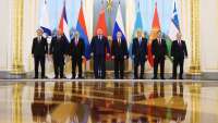 Рубли принимают с наценкой