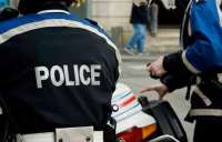 В Париже активисты атаковали цыган-мошенников возле Эйфелевой башни