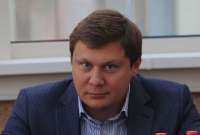 «Толстый школьник» с чемоданом без ручки