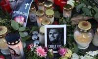 В Москве у американского посольства установили мемориал в честь Чарли Кирка и Ирины Заруцкой