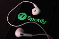 Российские артисты лишились источников дохода после закрытия YouTube и Spotify