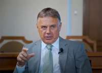 Сергей Тен сделал Сергею Петрову дыру