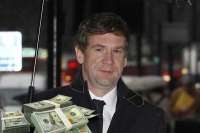 Conman billionaire with a fake passport: ex-Snoras bank owner exploited the war to pose as a refugee in France