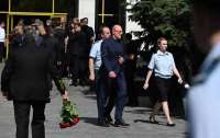 РИА Новости опровергло информацию о том, что президент отправил венок на прощание со Старовойтовым