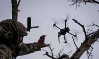 Украина первой в мире начала постоянно использовать в боевых операциях рои дронов, контролируемые искусственным интеллектом