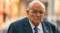 Экс-адвокат Трампа Руди Джулиани попал в больницу после серьезного ДТП
