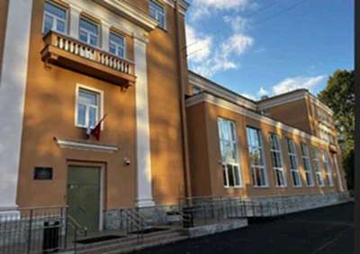В одной из школ на Старо-Петергофском проспекте в Петербурге произошла перестрелка