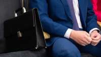 Кыргызские должностные лица подозреваются в хищении почти миллиарда сомов на государственных закупках