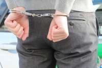 В Краснодаре мужчина приставал к школьнице в магазине