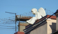 Ангел пропал с крыши Литовского консульства в центре Санкт-Петербурга