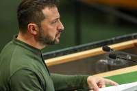 Президент Украины Зеленский поддержал идею трехсторонних переговоров с Россией