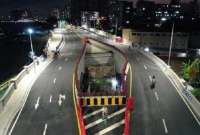 «Самый упорный житель» сдался: в Китае пенсионер, живущий в центре автомагистрали, согласился переехать