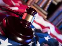 Суд в США приостановил депортацию мигрантов по закону 1798 года