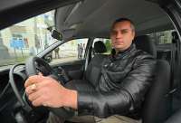 В Омске участнику «СВО» торжественно подарили автомобиль, который он не может использовать из-за инвалидности