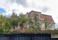 На территорию российского консульства в Марселе были брошены три взрывных устройства