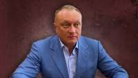 Домик в Англии, квартира на Пречистенке: Сенатора Савельева подозревают в заказном убийстве за долг в 1,5 миллиона рублей