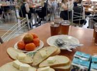 Питерские чекисты закусили соцпитанием