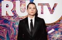 Теперь Вася организовал мероприятие, чтобы привлечь интерес