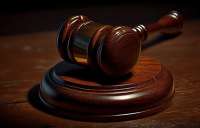 Суд лишил родительских прав женщину, оставившую ребенка в аэропорту Антальи