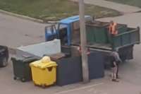 В Стерлитамаке к приезду губернатора поставили новые контейнеры для мусора, но затем их заменили старыми