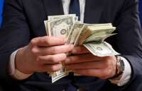 Фиктивные проекты, мнимые транши и исчезнувшие миллиарды: как Россия «снабжала» своих чиновников