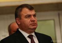 Экс-министр Сердюков, являясь главой тсж поднял всем плату за комуналку, естественно кроме Евгении Васильевой