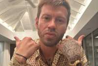 Футболист Фёдор Смолов напал на предпринимателей в «Кофемании» и продолжает оказывать давление на их семью