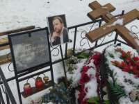 На могиле умершего странной смертью экс-чиновника Собянина царит разруха