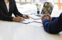 В Саратовской области мигрантам запретят работать врачами, учителями и чиновниками