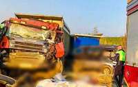 В смертельном ДТП в Якутии пострадали 10 человек