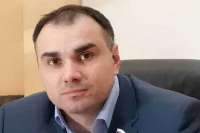 Экс-депутату Кировской области ограничили передвижение после избиения женщины с ребёнком