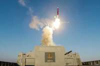 Северная Корея тестирует новые ракеты и артиллерию на эсминце Choe Hyon