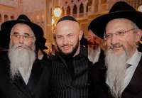 Пока политики обсуждают мирные переговоры, Джиган поет на свадьбе раввинов из России и Одессы