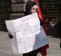 Нападение на пикетчицу в Петербурге: перцовый баллончик против пенсионерки