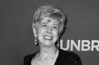 Умерла мама американского актера Брэда Питта Джейн Этта Питт