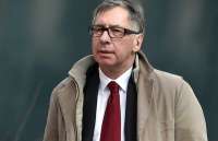 Петр Авен и его супруга сознались, что не могут позволить себе приобрести VIP-билеты на фестиваль в Риге