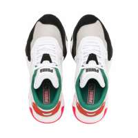 В кроссовках Puma разглядели портрет Адольфа Гитлера — а именно его челку и усы. Компанию обвинили в нацизме